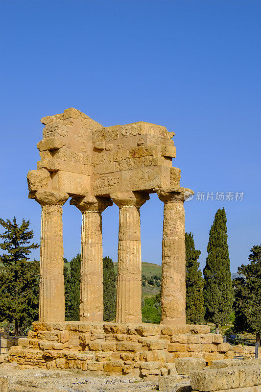 Valle dei Templi，迪奥斯库里神庙，公元前5世纪(意大利西西里)